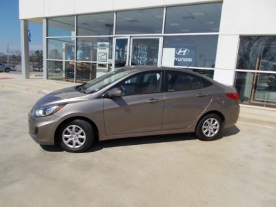 2012 Hyundai Accent  GLS