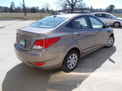 2012 Hyundai Accent  GLS