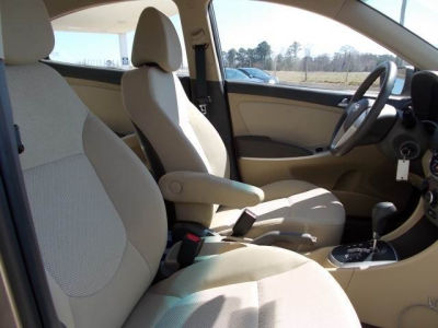 2012 Hyundai Accent  GLS