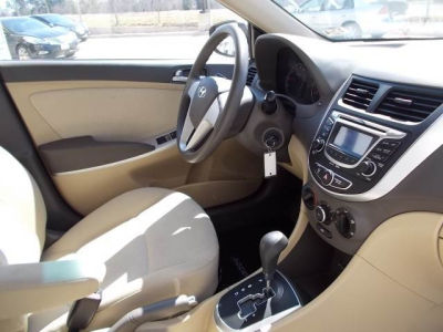 2012 Hyundai Accent  GLS