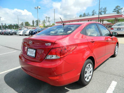 2012 Hyundai Accent GLS