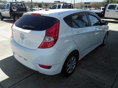 2012 Hyundai Accent  SE