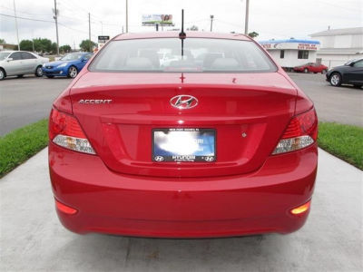 2012 Hyundai Accent  GLS