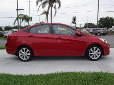 2012 Hyundai Accent  GLS