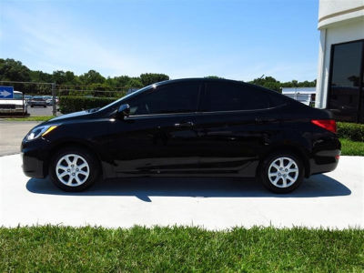 2012 Hyundai Accent GLS