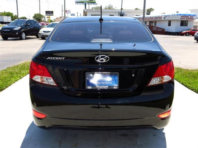 2012 Hyundai Accent GLS