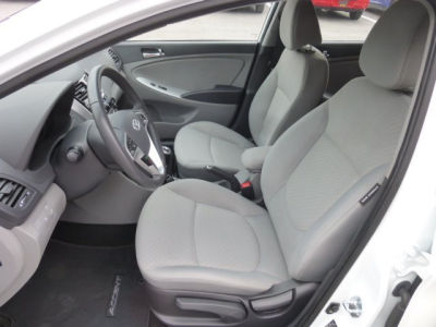 2012 Hyundai Accent SE