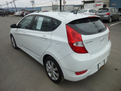 2012 Hyundai Accent SE