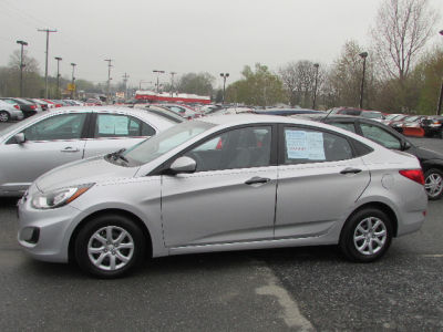 2012 Hyundai Accent GLS