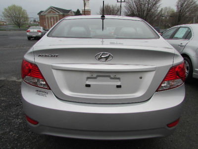 2012 Hyundai Accent GLS