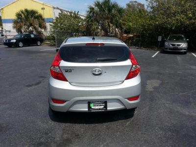 2012 Hyundai Accent GS