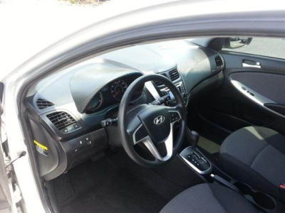 2012 Hyundai Accent GS