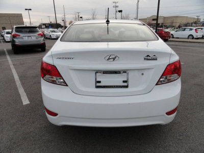 2013 Hyundai Accent  GLS