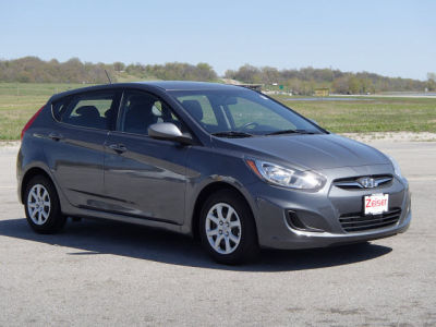 2012 Hyundai Accent  GS