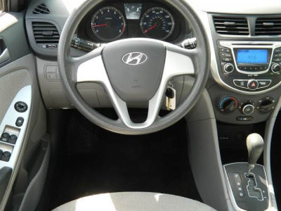 2012 Hyundai Accent  GLS