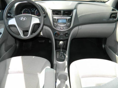 2012 Hyundai Accent  GLS