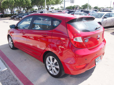 2012 Hyundai Accent SE