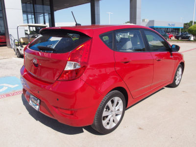 2012 Hyundai Accent SE