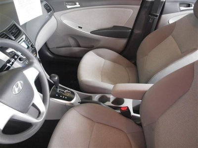 2012 Hyundai Accent  GLS