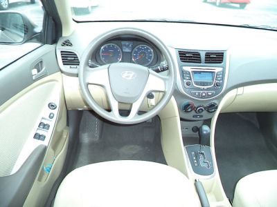2012 Hyundai Accent GLS