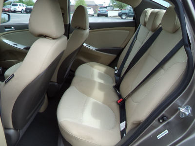 2012 Hyundai Accent GLS