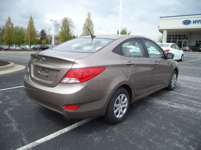2012 Hyundai Accent GLS