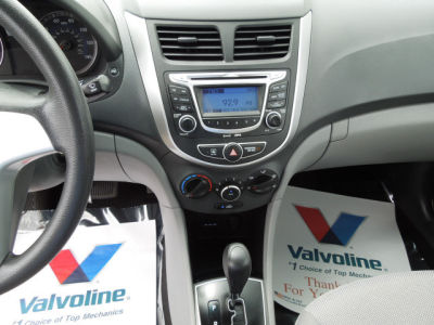 2013 Hyundai Accent  GLS