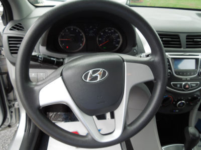 2013 Hyundai Accent  GLS