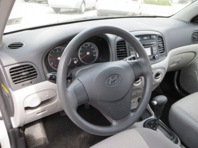 2011 Hyundai Accent  GLS