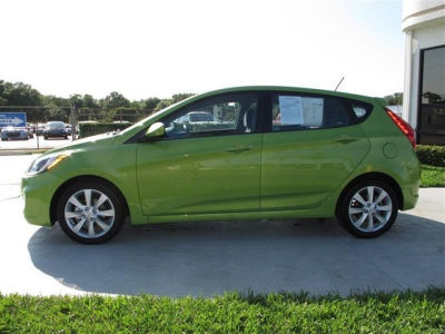 2012 Hyundai Accent  SE