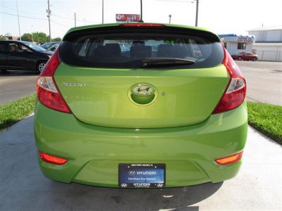 2012 Hyundai Accent  SE