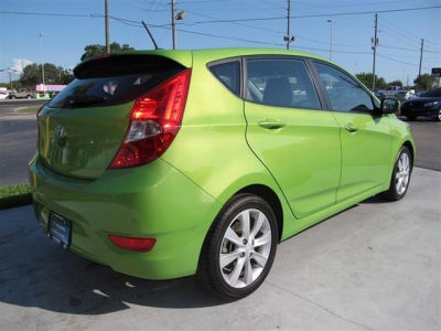 2012 Hyundai Accent  SE