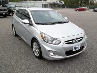 2012 Hyundai Accent  SE