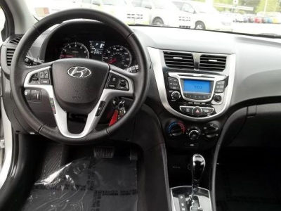 2012 Hyundai Accent  SE