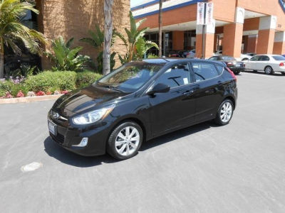 2012 Hyundai Accent  SE