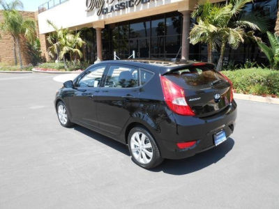 2012 Hyundai Accent  SE