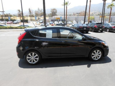 2012 Hyundai Accent  SE