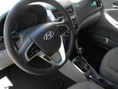 2012 Hyundai Accent  GLS