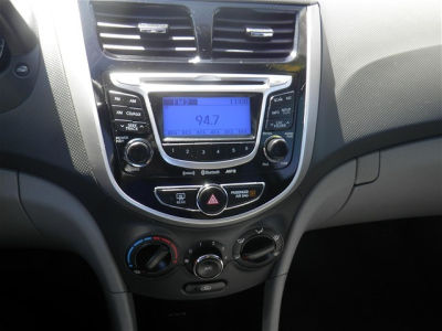 2012 Hyundai Accent  GLS
