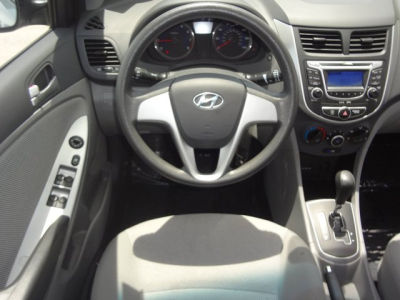 2012 Hyundai Accent  GLS