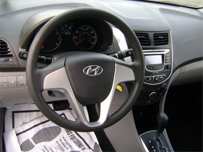2012 Hyundai Accent  GLS