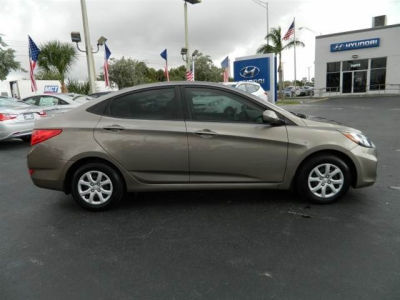 2012 Hyundai Accent  GLS