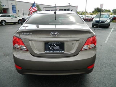 2012 Hyundai Accent  GLS
