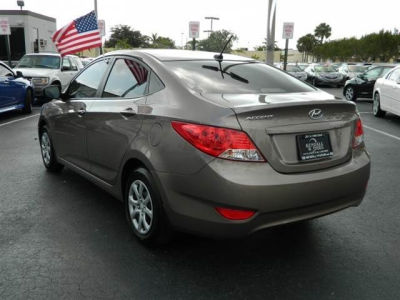2012 Hyundai Accent  GLS