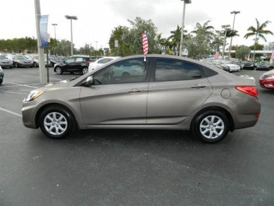 2012 Hyundai Accent  GLS