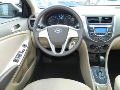 2012 Hyundai Accent  GLS