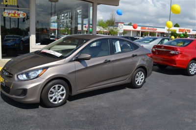 2012 Hyundai Accent GLS