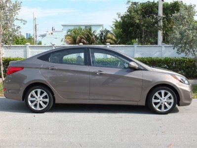 2012 Hyundai Accent  GLS