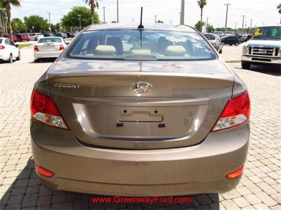 2012 Hyundai Accent  GLS