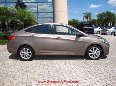 2012 Hyundai Accent  GLS